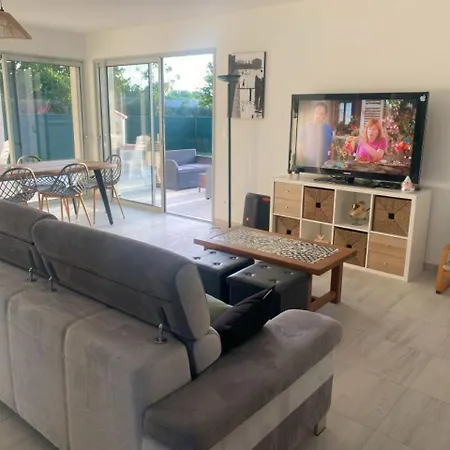 Charmante Maison Ideale Pour Escapade Paisible Proche De Grandes Plages Feriehus Grézac